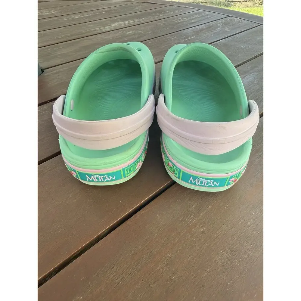 Crocs Disney Mulan Clogs Big Kids Size J2 Slip On Casual Shoes Pink Green